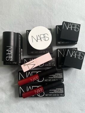 🧳 NARS | BRAND FAVORITES DISCOVERY BUNDLE